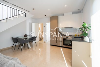 Obra nueva - Chalet -
La Marina - El Pinet