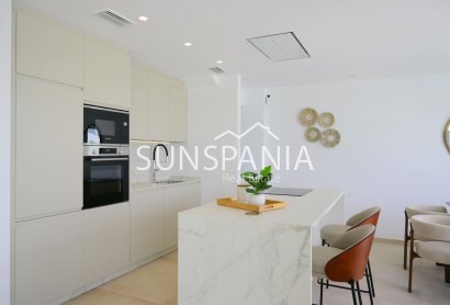 Obra nueva - Chalet -
Dolores - polideportivo