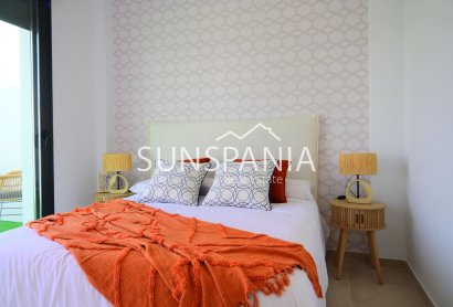 Obra nueva - Chalet -
Dolores - polideportivo