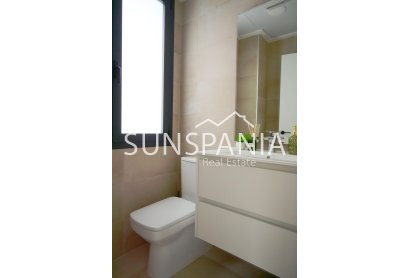 Obra nueva - Chalet -
Dolores - polideportivo