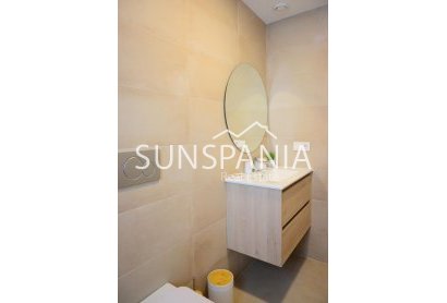 Obra nueva - Chalet -
Dolores - polideportivo