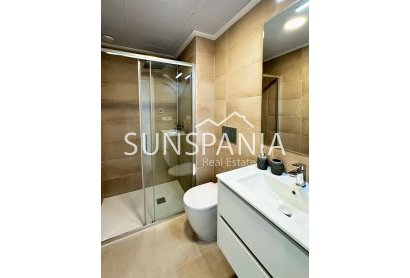 Obra nueva - Chalet -
Dolores - polideportivo