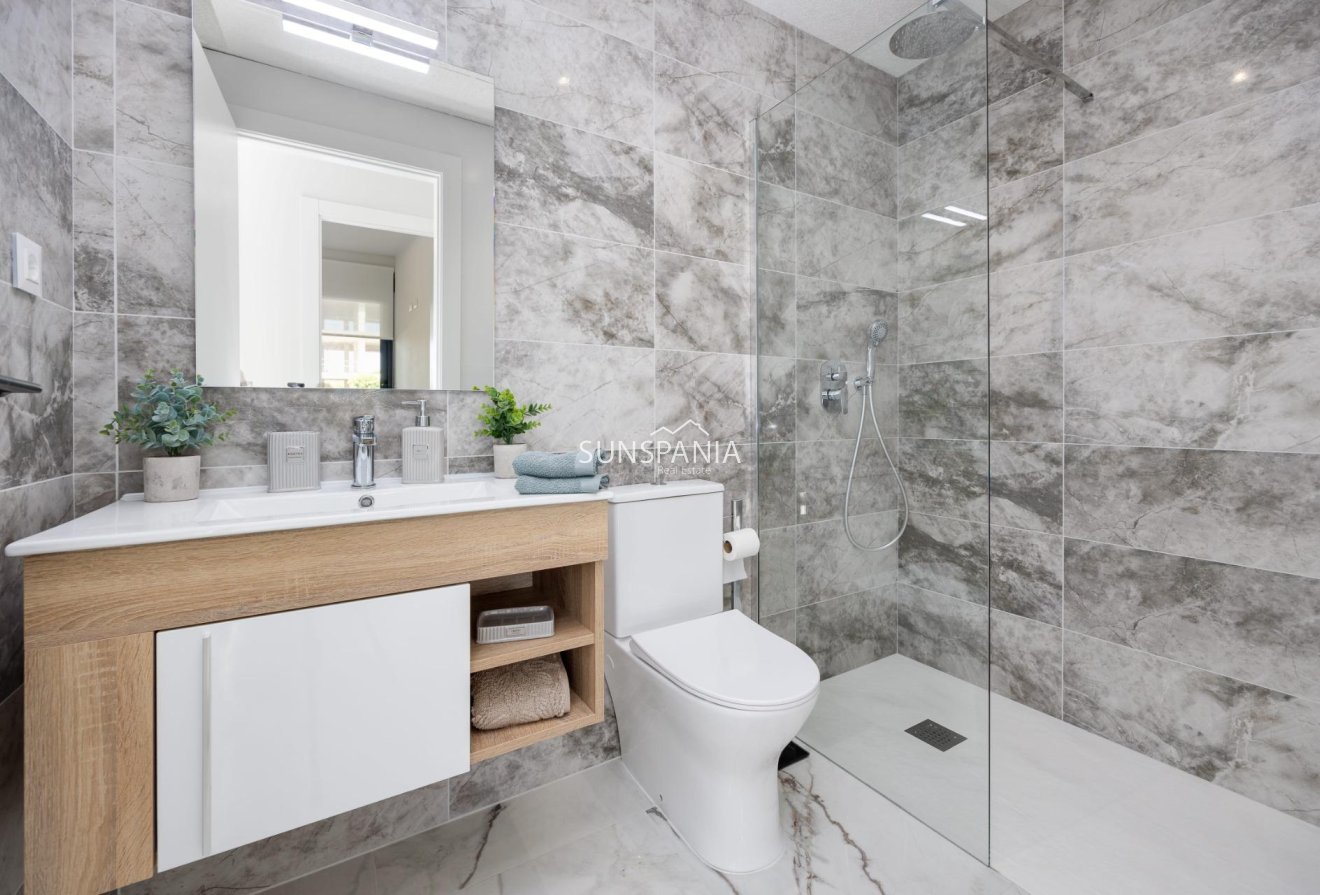 Obra nueva - Piso -
San Miguel de Salinas - Pueblo