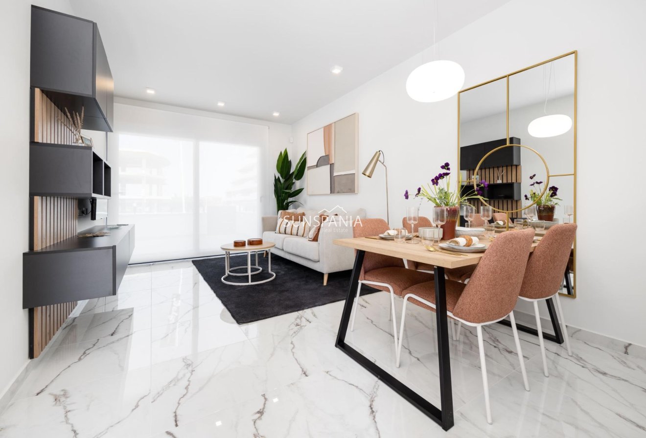 Obra nueva - Piso -
San Miguel de Salinas - Pueblo