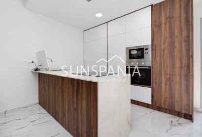 Obra nueva - Piso -
San Miguel de Salinas - Pueblo