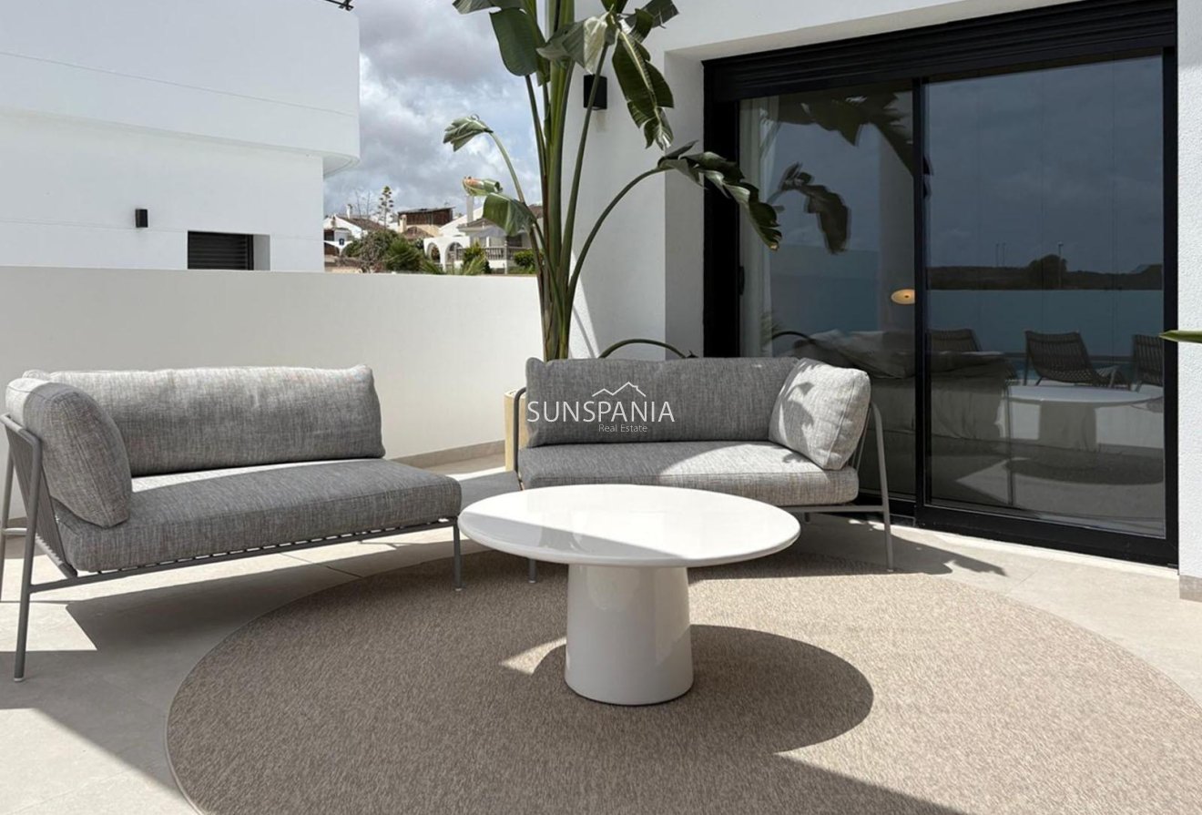 Obra nueva - Chalet -
Rojales - Ciudad Quesada