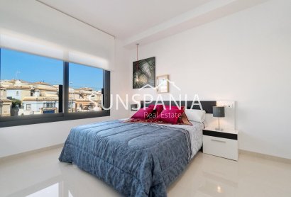 Obra nueva - Chalet -
Los Montesinos - La Herrada