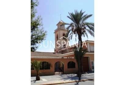 Obra nueva - Chalet -
Los Montesinos - La Herrada