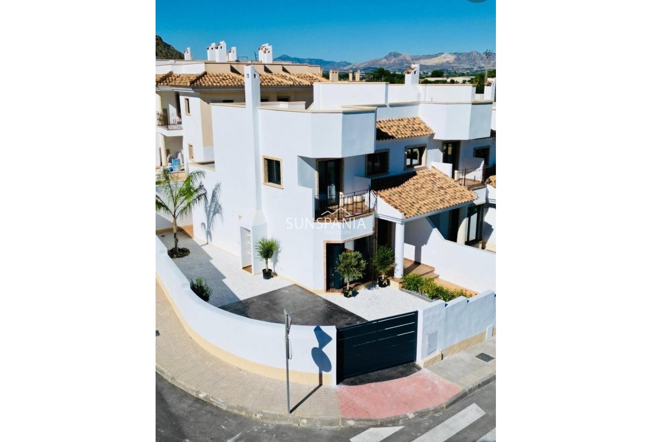 Obra nueva - Adosado -
Cox - San Fernando