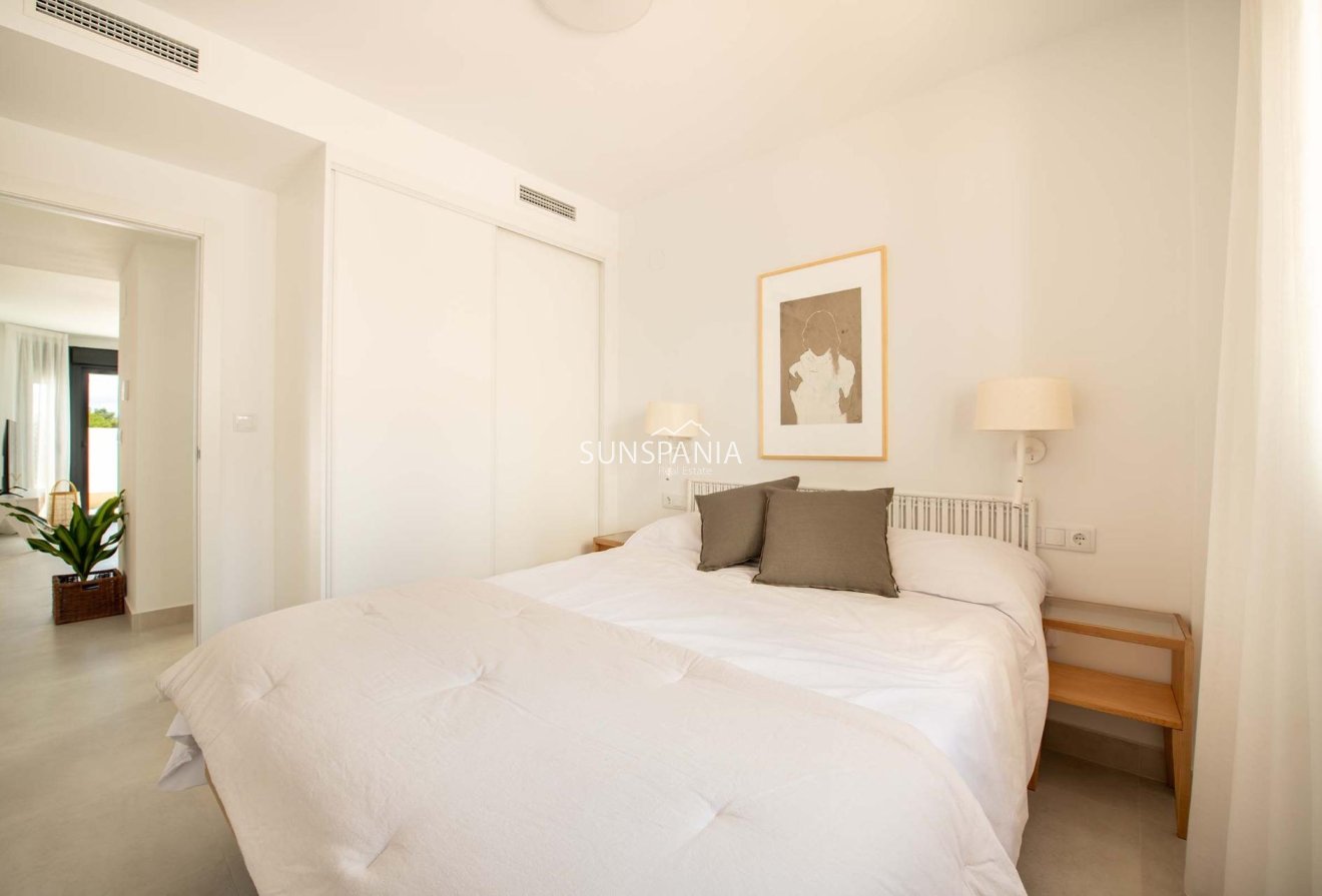 Obra nueva - Piso -
Cox - San Fernando