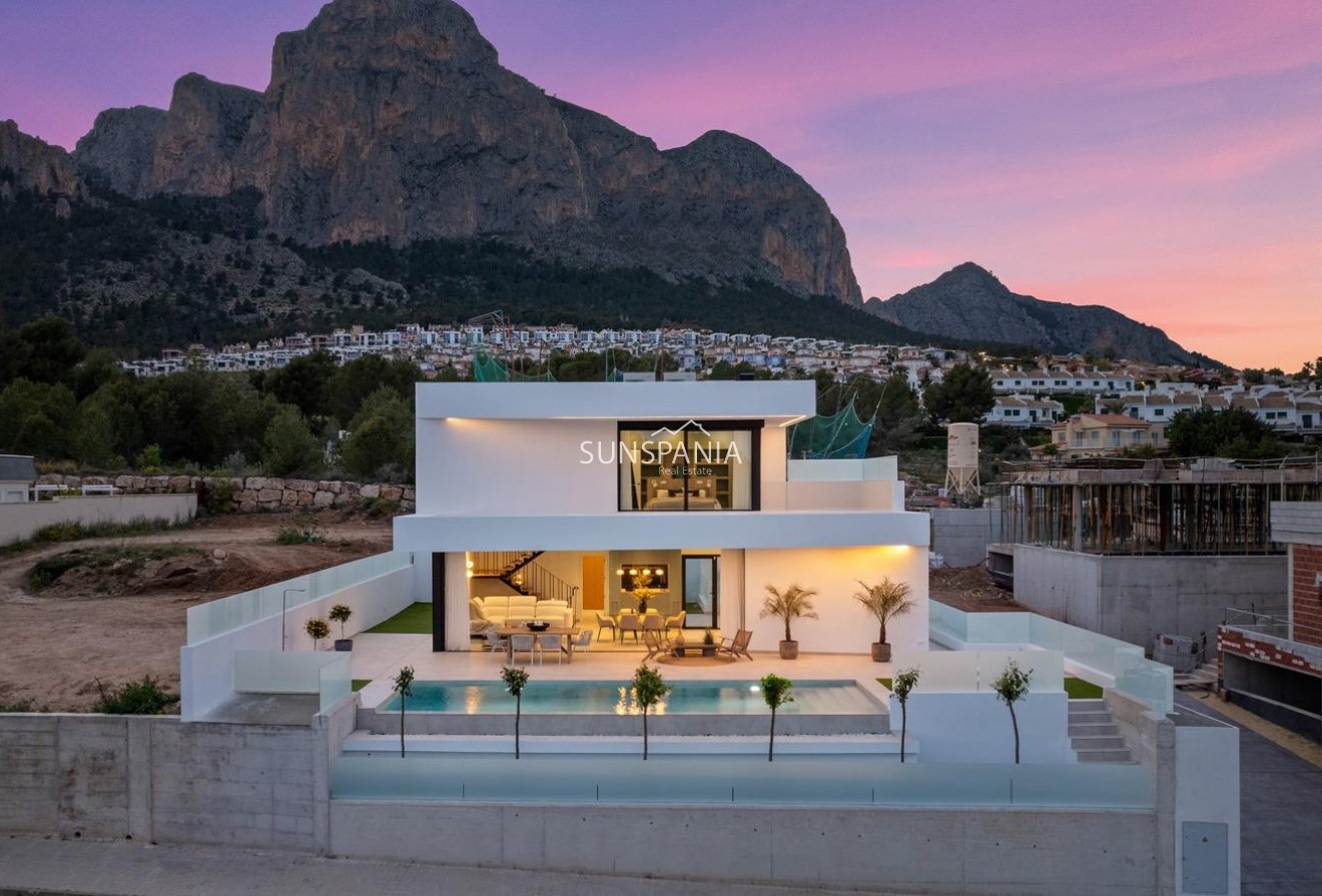 Obra nueva - Chalet -
Polop - Urbanizaciones