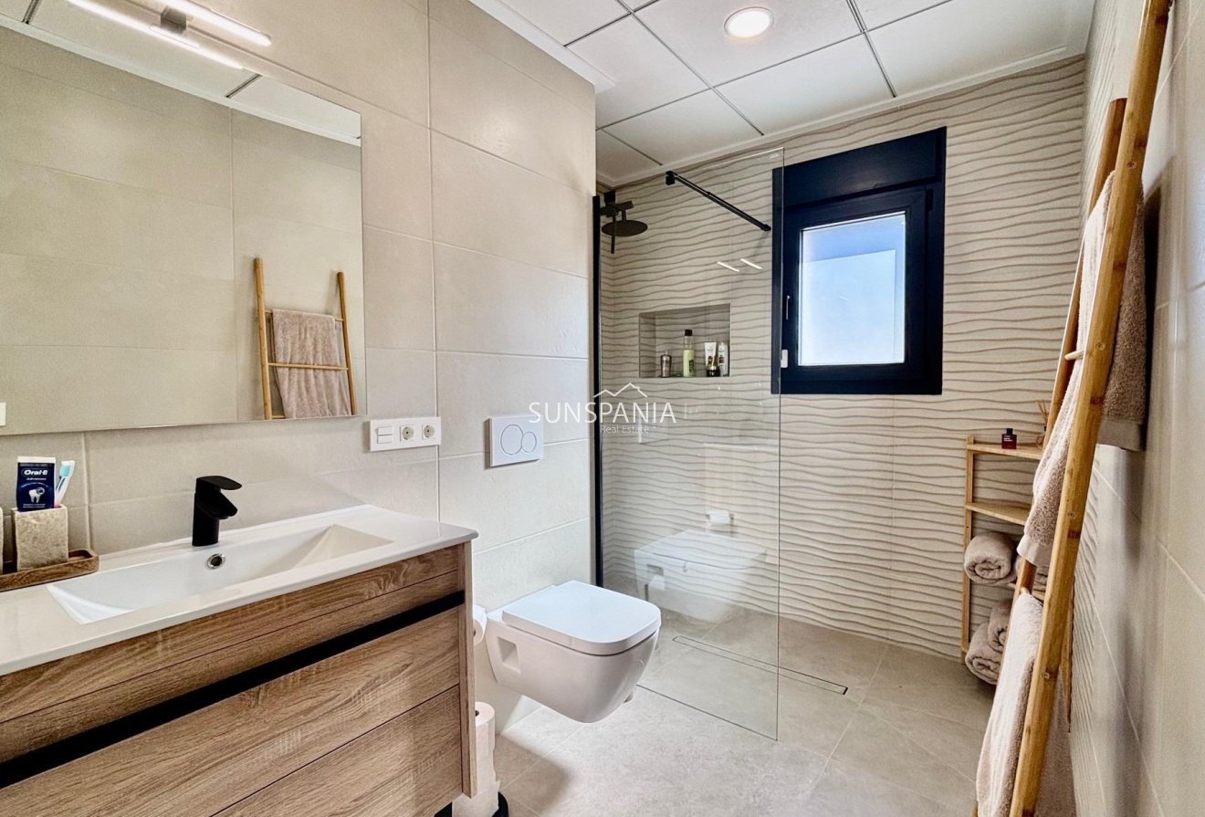 Obra nueva - Chalet -
Rafal - polideportivo