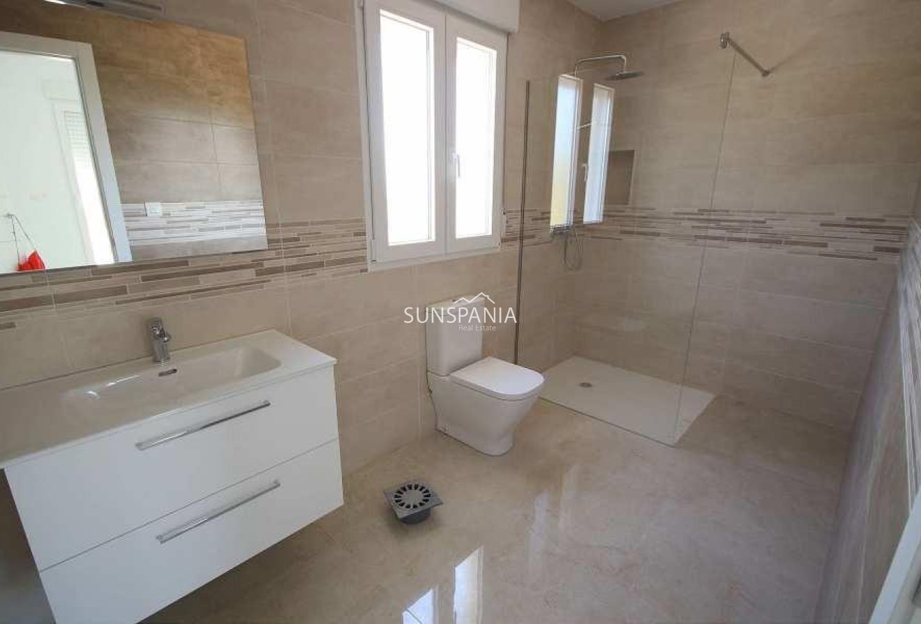 Obra nueva - Chalet -
Pinoso - Camino Del Prado