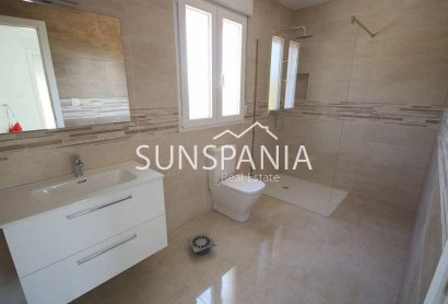 Obra nueva - Chalet -
Pinoso - Camino Del Prado