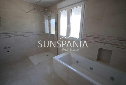 Obra nueva - Chalet -
Pinoso - Camino Del Prado