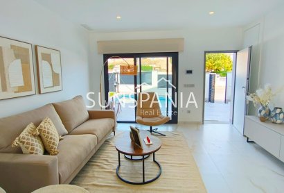 Obra nueva - Chalet -
Pilar de la Horadada - Pinar de Campoverde