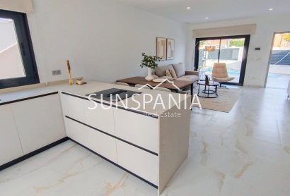 Obra nueva - Chalet -
Pilar de la Horadada - Pinar de Campoverde