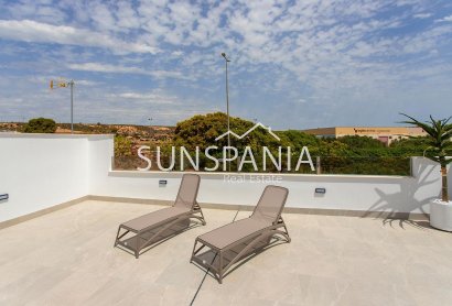 Obra nueva - Chalet -
Sucina