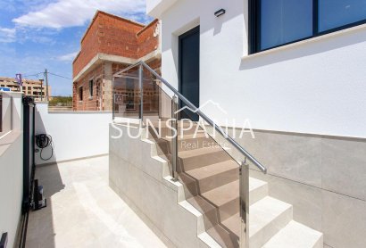 Obra nueva - Chalet -
Sucina