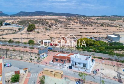 Obra nueva - Chalet -
Sucina