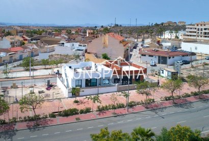 Obra nueva - Chalet -
Sucina