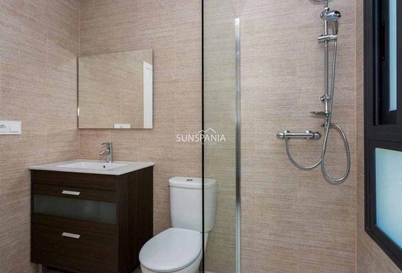 Obra nueva - Quad House -
Daya Nueva - Centro