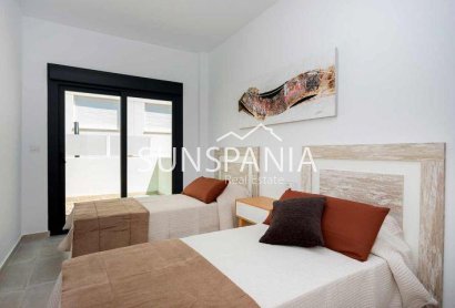 Obra nueva - Chalet -
Daya Nueva - Centro