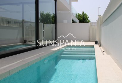 Obra nueva - Chalet -
Pilar de la Horadada - Torre De La Horadada