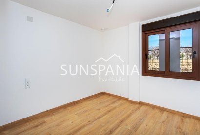 Obra nueva - Piso -
Hondón de las Nieves - El Salero