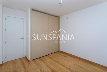 Obra nueva - Piso -
Hondón de las Nieves - El Salero