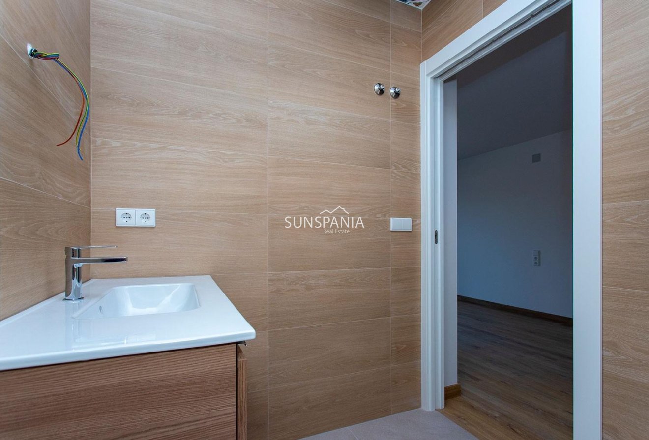 Obra nueva - Piso -
Hondón de las Nieves - El Salero