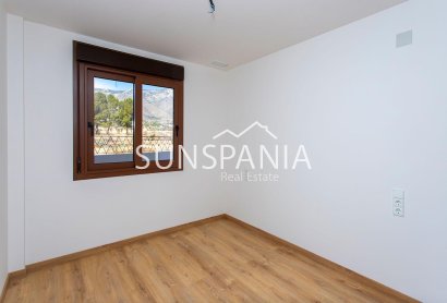 Obra nueva - Piso -
Hondón de las Nieves - El Salero