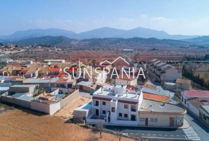 Obra nueva - Piso -
Hondón de las Nieves - El Salero