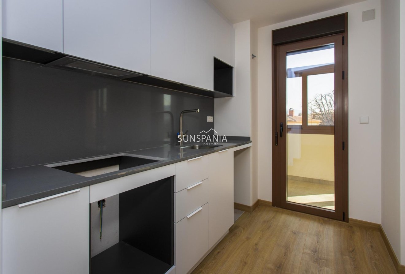 Obra nueva - Piso -
Hondón de las Nieves - El Salero