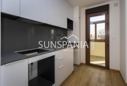 Obra nueva - Piso -
Hondón de las Nieves - El Salero