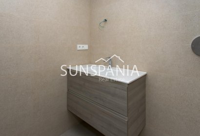 Obra nueva - Piso -
Hondón de las Nieves - El Salero