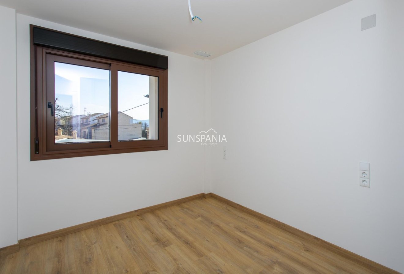 Obra nueva - Piso -
Hondón de las Nieves - El Salero