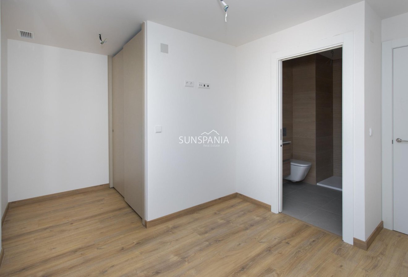 Obra nueva - Piso -
Hondón de las Nieves - El Salero