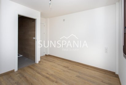 Obra nueva - Piso -
Hondón de las Nieves - El Salero