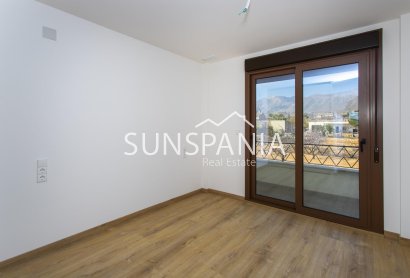 Obra nueva - Piso -
Hondón de las Nieves - El Salero