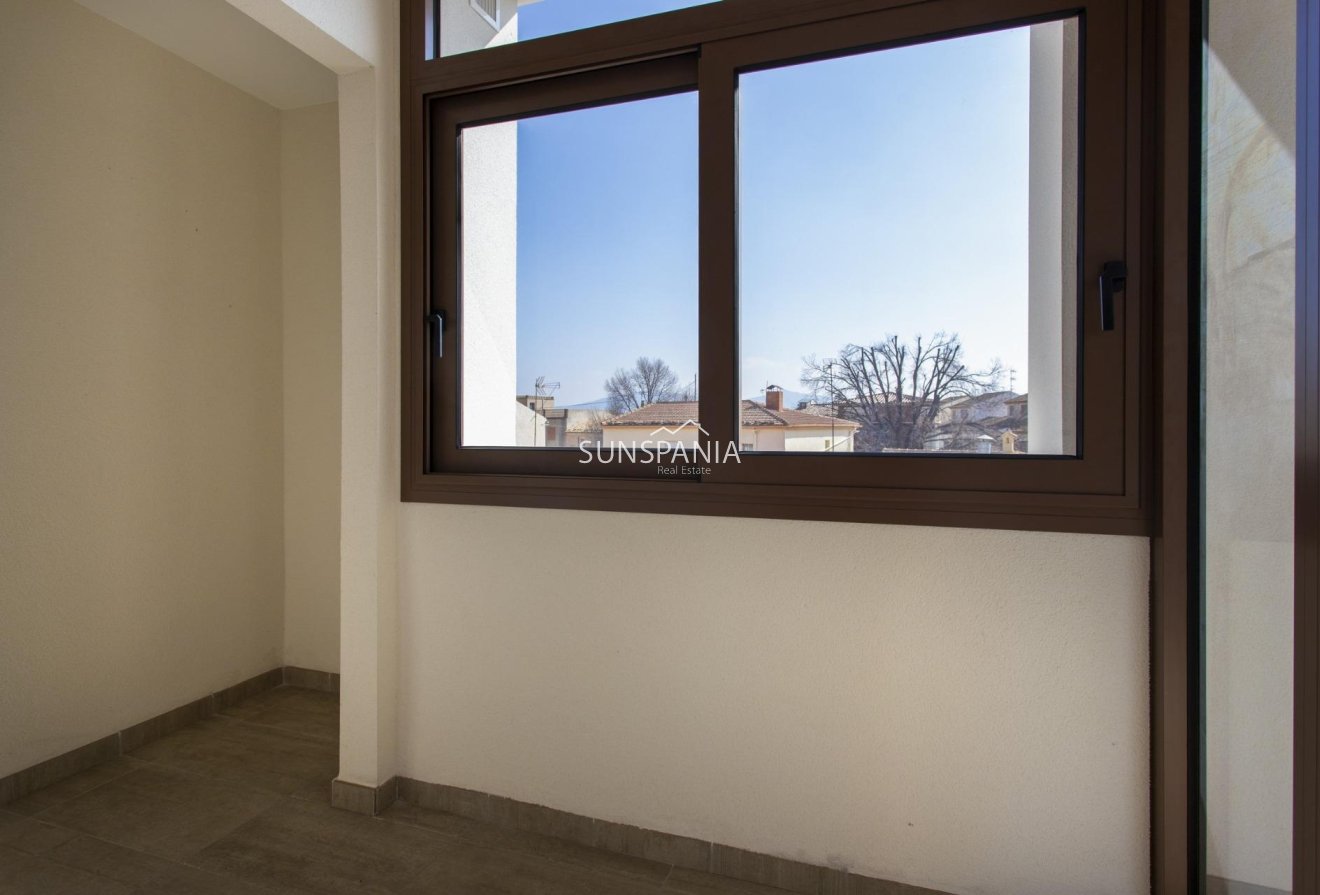 Obra nueva - Piso -
Hondón de las Nieves - El Salero