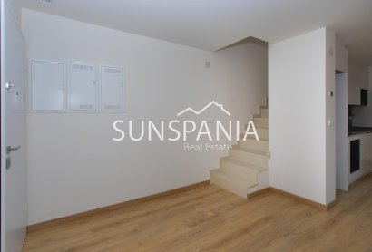 Obra nueva - Piso -
Hondón de las Nieves - El Salero