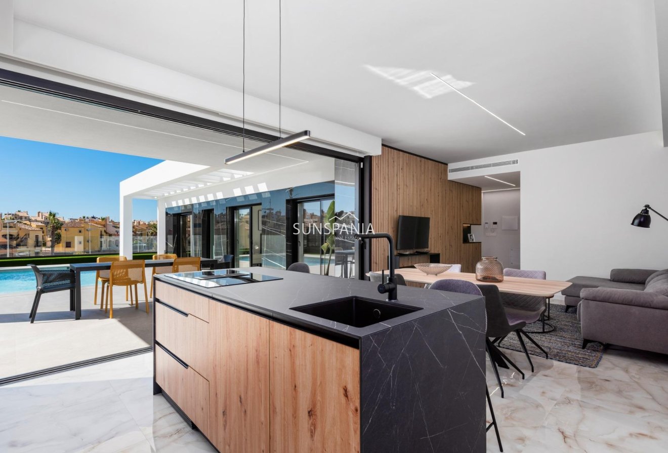 Obra nueva - Chalet -
Algorfa - La Finca Golf