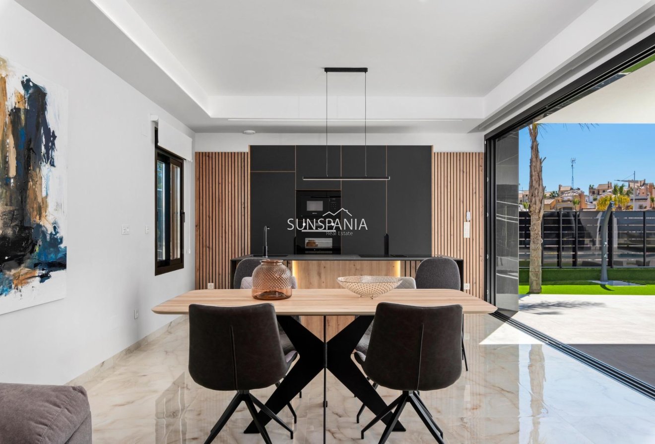 Obra nueva - Chalet -
Algorfa - La Finca Golf