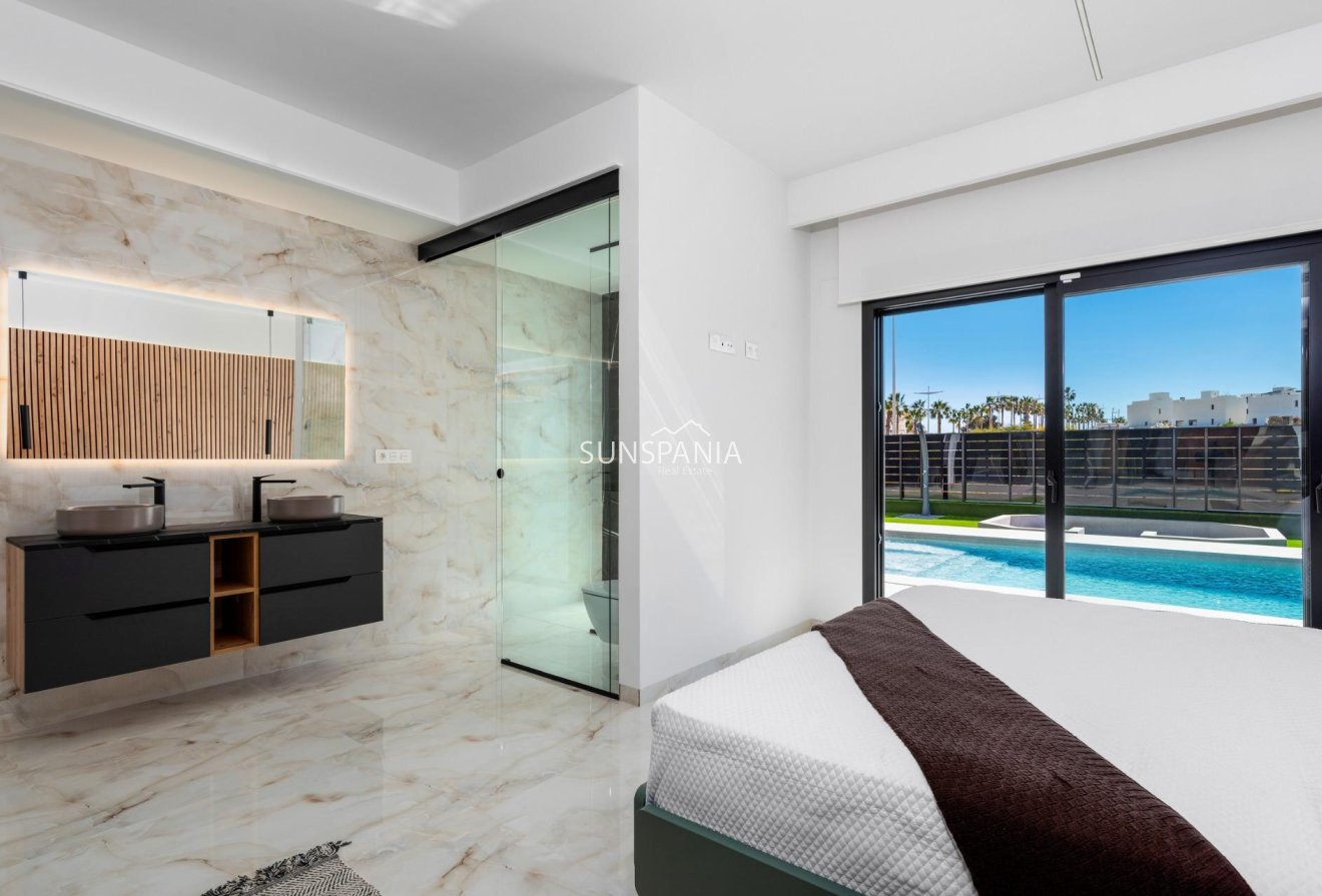 Obra nueva - Chalet -
Algorfa - La Finca Golf