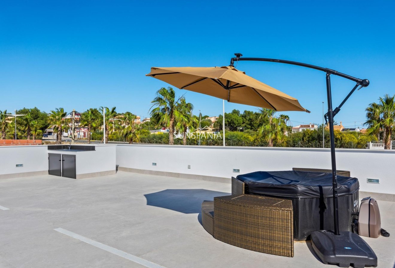 Obra nueva - Chalet -
Algorfa - La Finca Golf