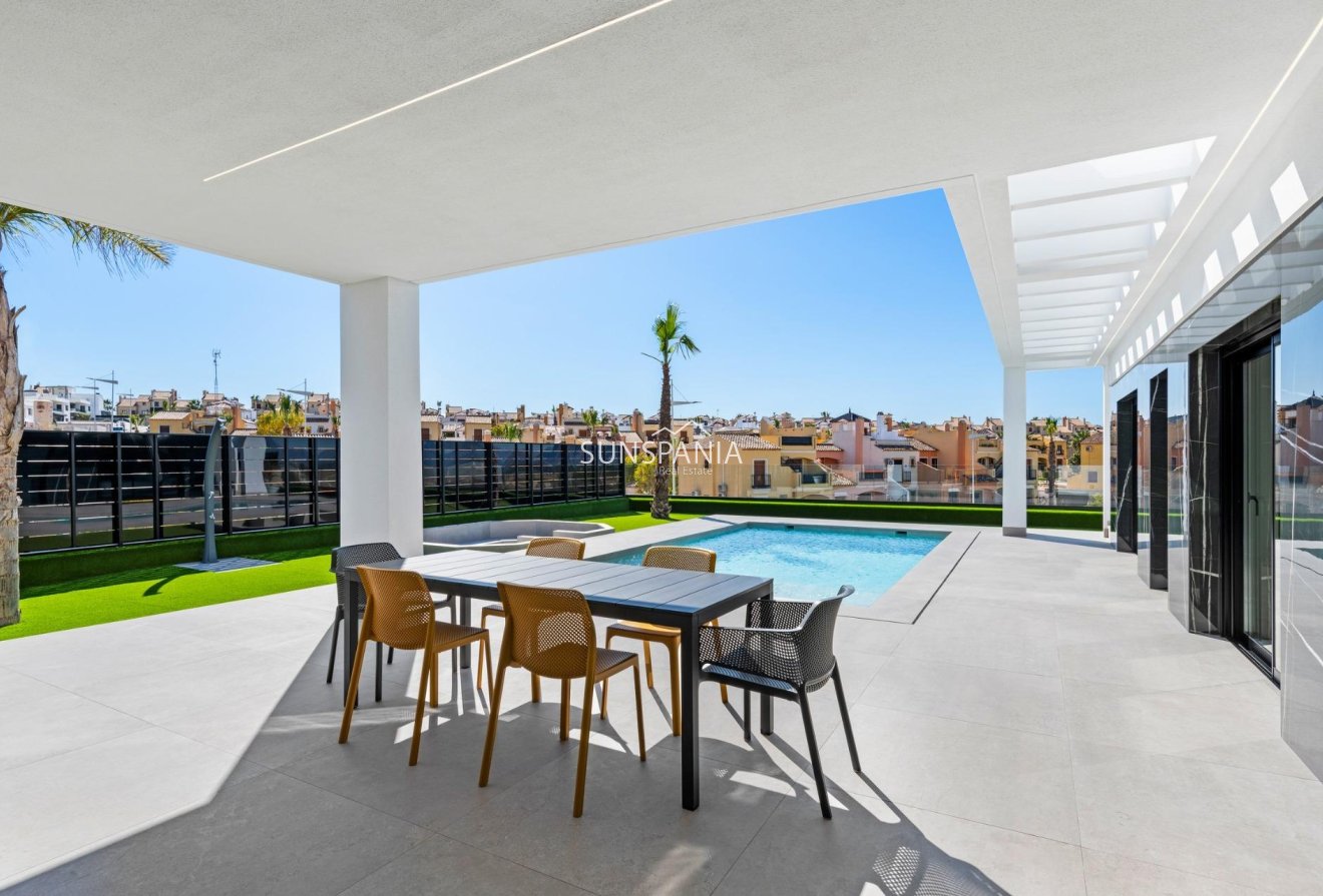 Obra nueva - Chalet -
Algorfa - La Finca Golf