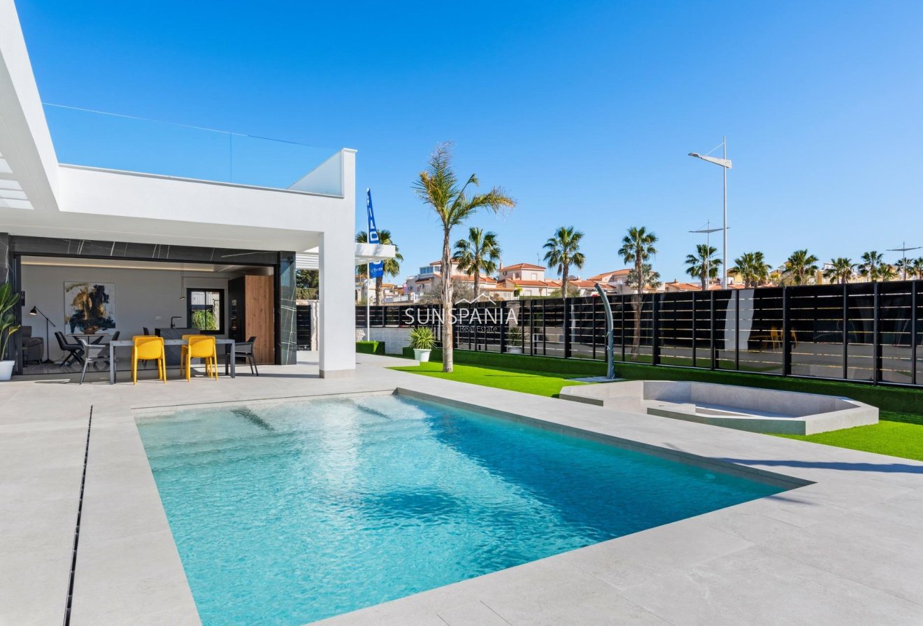 Obra nueva - Chalet -
Algorfa - La Finca Golf