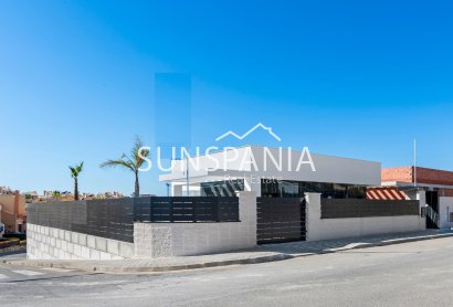 Obra nueva - Chalet -
Algorfa - La Finca Golf