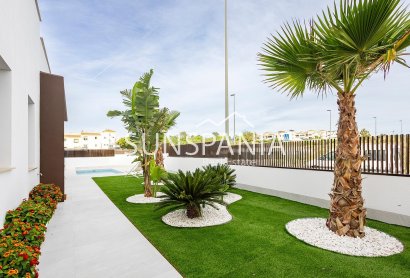 Obra nueva - Chalet -
Orihuela - Vistabella Golf